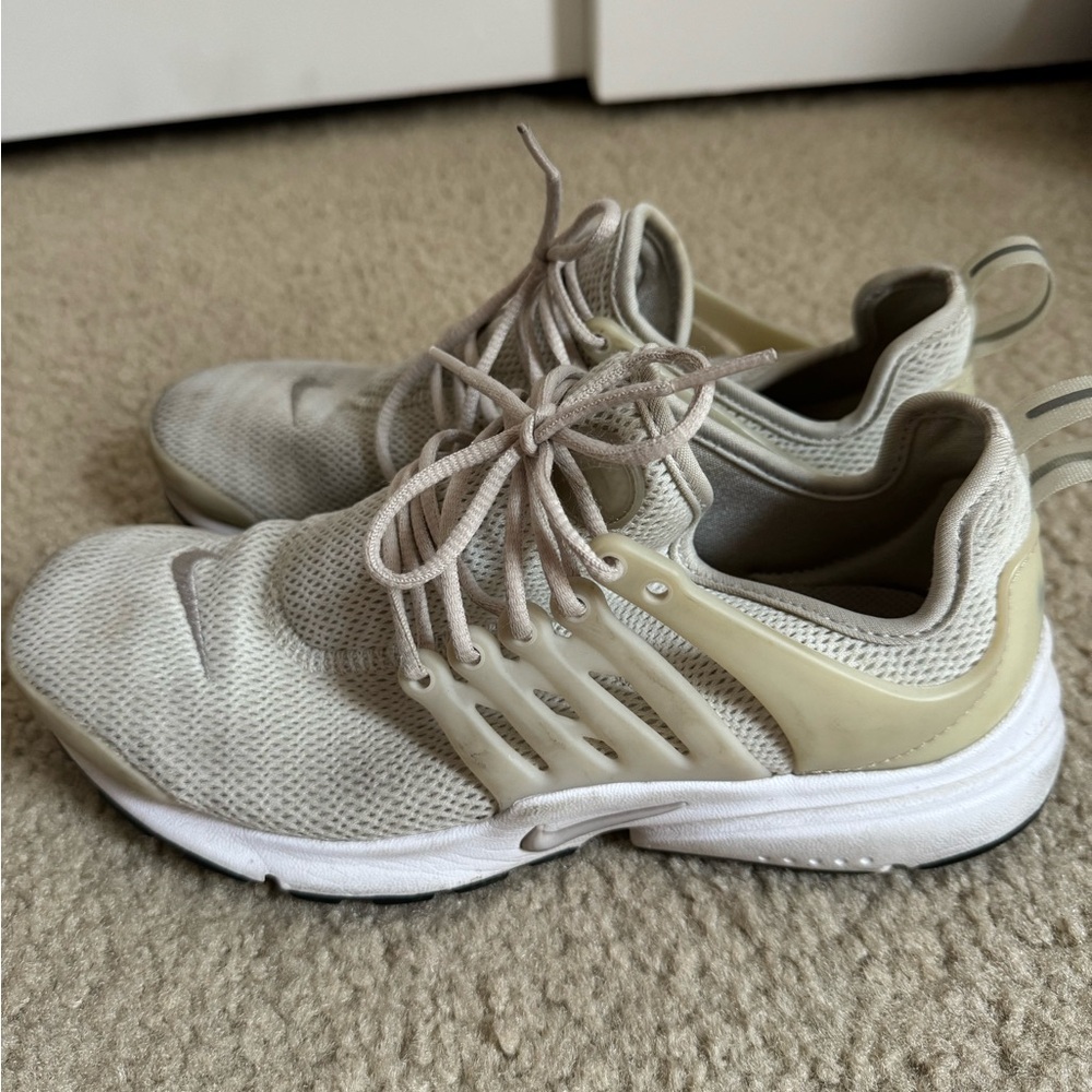 Nike prestos - bone size 8